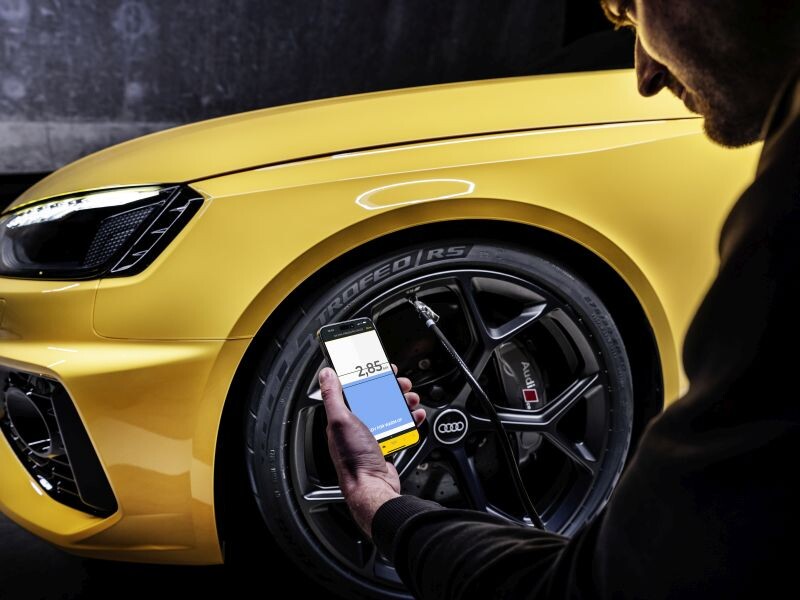 Pneumatiky Pirelli se senzory pro Audi RS 4 Avant